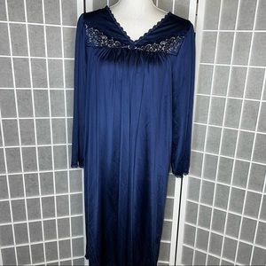 Shadowline deep blue nightgown size medium vintage